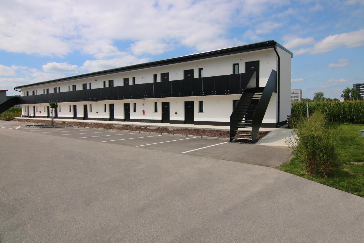 Me Hotel By Wmm Hotels Meitingen Екстер'єр фото