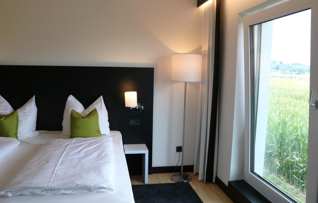 Me Hotel By Wmm Hotels Meitingen Екстер'єр фото